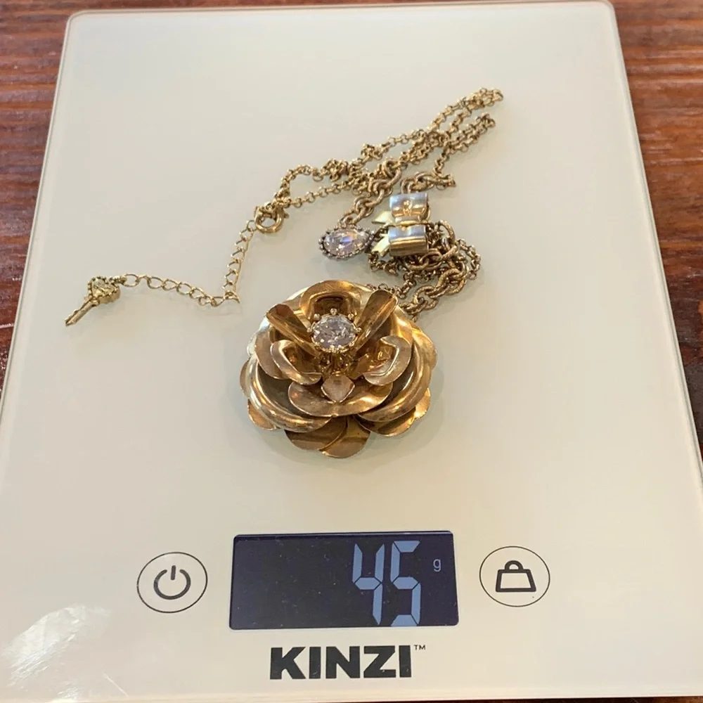 Vintage Betsey Johnson Gold 3D Rose Flower Necklace - Picture 6 of 17